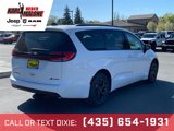 New 2025 Chrysler Pacifica Select image 2