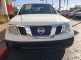 Used 2019 Nissan Frontier SV image 2