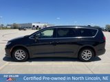 Used 2023 Chrysler Pacifica Touring-L image 2