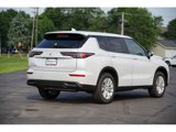 New 2025 Mitsubishi Outlander ES image 3
