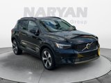 Used 2023 Volvo XC40 B4 Ultimate image 2