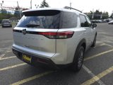 Used 2025 Nissan Pathfinder SV image 4