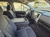 Used 2018 Nissan Titan SV image 5