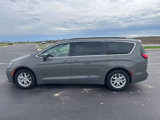 Used 2022 Chrysler Pacifica Touring-L image 6
