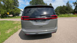 Used 2025 Chrysler Pacifica Select image 4