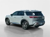 New 2025 Nissan Pathfinder Platinum image 3