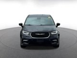 Used 2024 Chrysler Pacifica Touring-L image 4