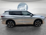 New 2025 Mitsubishi Outlander SEL image 2