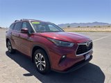 Used 2022 Toyota Highlander XLE image 3
