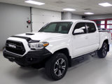 Used 2017 Toyota Tacoma TRD Sport w/ Tow Package (A/T) image 4