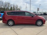 New 2025 Chrysler Pacifica Select image 4