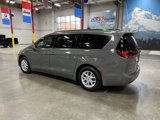 Used 2022 Chrysler Pacifica Touring-L image 3