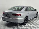 Used 2021 Volkswagen Passat 2.0T SE image 5