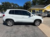 Used 2017 Volkswagen Tiguan S image 2