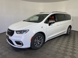 New 2025 Chrysler Pacifica Pinnacle image 3