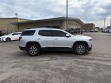 Used 2020 GMC Acadia SLT w/ Driver Alert Package II image 5