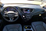 New 2025 Chrysler Pacifica Select image 5