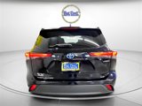Used 2021 Toyota Highlander XLE image 6