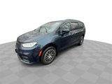 Used 2021 Chrysler Pacifica Touring-L w/ Uconnect Theater Family Group image 4