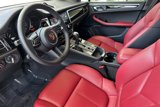 Certified 2025 Porsche Macan image 4