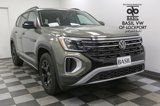 New 2025 Volkswagen Atlas Peak Edition SE image 2