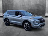 Used 2024 Mitsubishi Outlander SE image 3