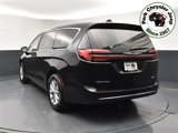 New 2025 Chrysler Pacifica Select image 4