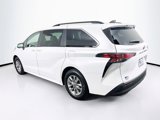 Used 2022 Toyota Sienna XLE image 5