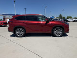 Used 2023 Toyota Highlander Platinum image 2
