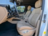 Certified 2025 Porsche Macan image 5