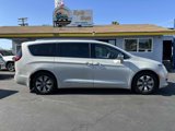 Used 2017 Chrysler Pacifica Platinum image 4