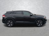 Used 2024 Volkswagen Atlas Cross Sport SE image 2