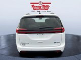 Used 2024 Chrysler Pacifica Premium image 4