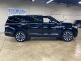 Used 2023 Lincoln Navigator L Reserve image 4
