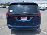 New 2025 Chrysler Pacifica Select image 6