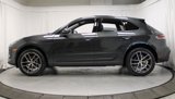 Certified 2025 Porsche Macan image 2