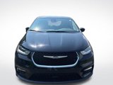 Used 2024 Chrysler Pacifica Touring-L image 2