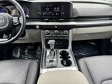 Used 2023 Kia Carnival LX image 2