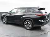 Used 2023 Toyota Highlander XLE image 5