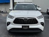 Used 2023 Toyota Highlander Limited image 2
