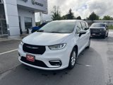 Used 2023 Chrysler Pacifica Touring-L image 6