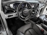 Used 2024 Chrysler Pacifica Touring-L image 2