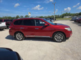 Used 2015 Nissan Pathfinder SL image 2