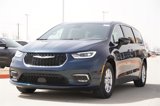 New 2025 Chrysler Pacifica Select image 3