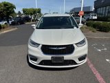 Used 2021 Chrysler Pacifica Touring-L image 2