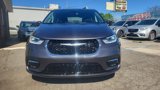 Used 2023 Chrysler Pacifica Touring-L image 3