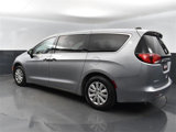 Used 2021 Chrysler Voyager L image 3