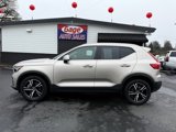 Used 2023 Volvo XC40 B5 Plus image 4