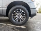Used 2023 Nissan Titan SV image 5
