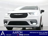 New 2025 Chrysler Pacifica Select image 2